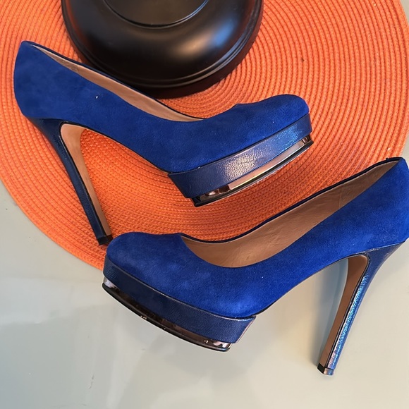 Velvet platform shoes worn once!slight scratch inside. - Picture 3 of 5